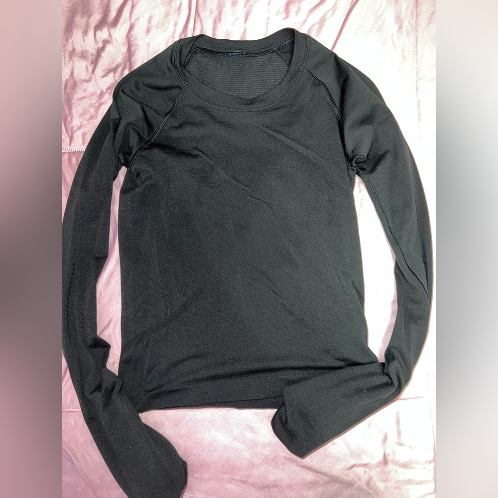 Lulu Lemon Swiftly Tech long Sleeve 2.0 *Race Length Size 4 Black